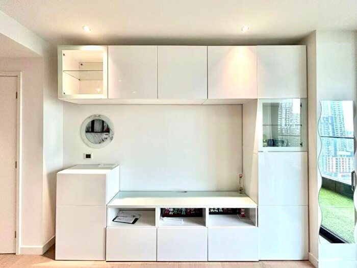 1 Bedroom Flat To Rent In Wards Place, London, E14