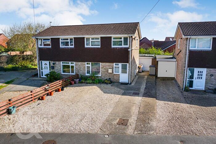 3 Bedroom Semi-Detached House For Sale In The Shrublands, Horsford, Norwich, NR10