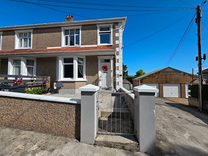 3 Bedroom Semi Detached House For Sale In Vernon Villas, Par, PL24