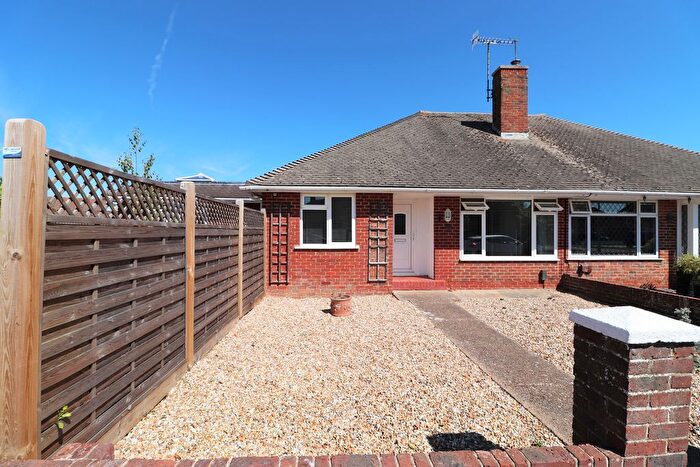 3 Bedroom Bungalow For Sale In Selsey Close, Worthing, BN13