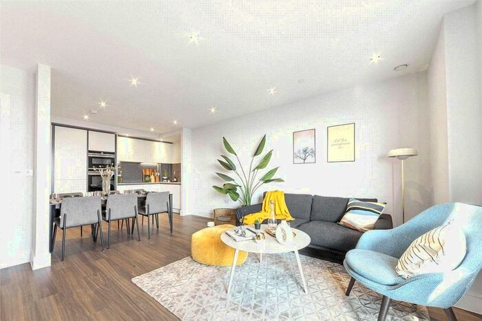 2 Bedroom Flat To Rent In Uncle Southall, Merrick Road, Southall, UB2