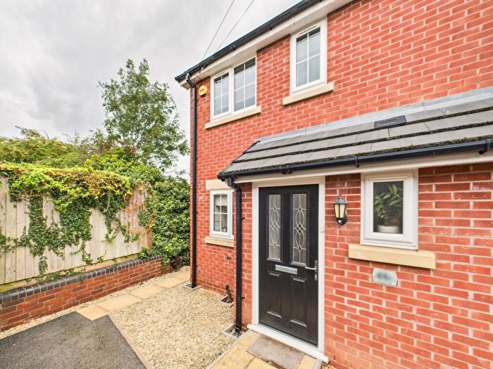 3 Bedroom End Of Terrace House For Sale In Bewell Head, Bromsgrove, B61