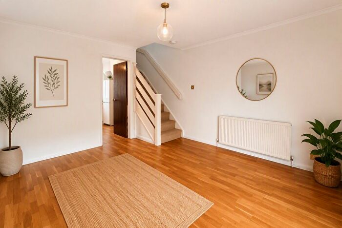1 Bedroom Flat To Rent In Jefferson Close, London, W13