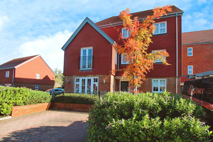 2 Bedroom Flat For Sale In Tregothan House, Tadworth, KT20