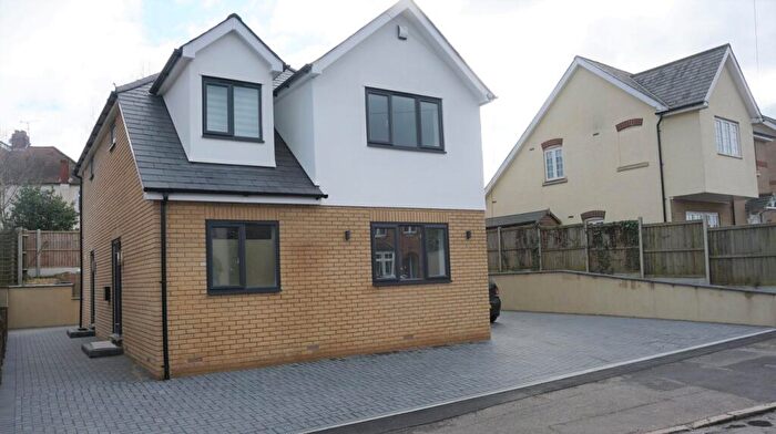 2 Bedroom Maisonette For Sale In Van Diemans Road, Chelmsford, CM2