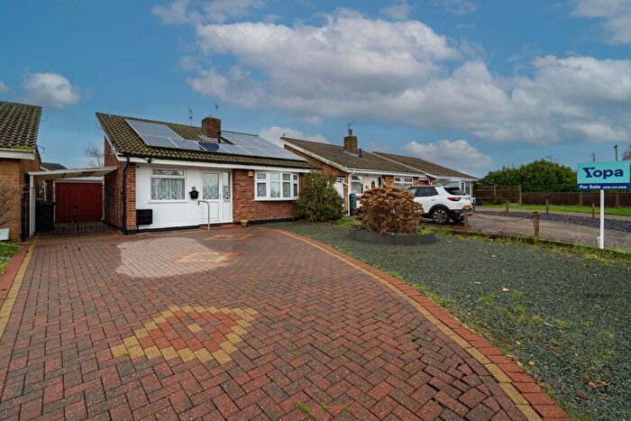 2 Bedroom Bungalow For Sale In Burnt Hill Way, Lowestoft, NR33