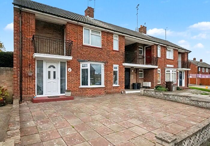 1 Bedroom Maisonette For Sale In Gloucester Close, Rainham, ME8