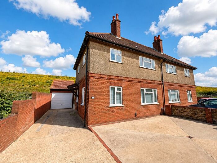 3 Bedroom Semi-Detached House To Rent In New Road, Shepperton, TW17