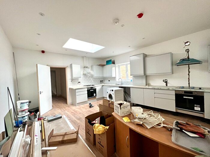 6 Bedroom End Of Terrace House To Rent In Epsom Road, London, E10