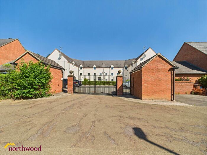 2 Bedroom Flat For Sale In Sir Henry Jake Close, Banbury, OX16