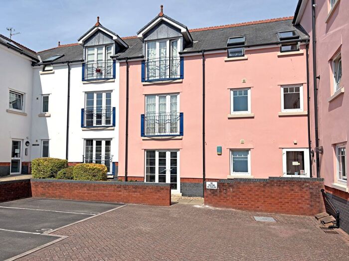 2 Bedroom Flat For Sale In Woolbrook Road, Sidmouth, EX10