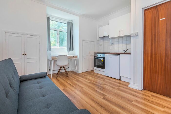 Studio To Rent In Warwick Road, Earl's Court, SW5