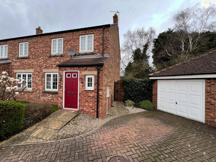 3 Bedroom Semi-Detached House To Rent In Engelhart Close, Brayton, YO8