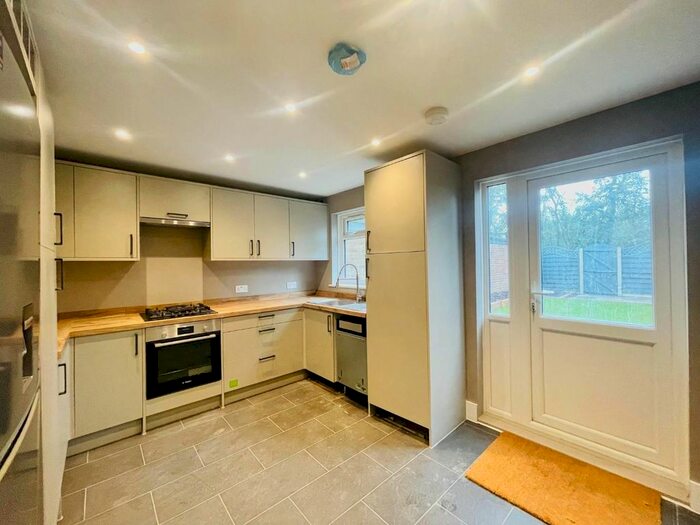 3 Bedroom Town House To Rent In Almond Avenue, London, W5