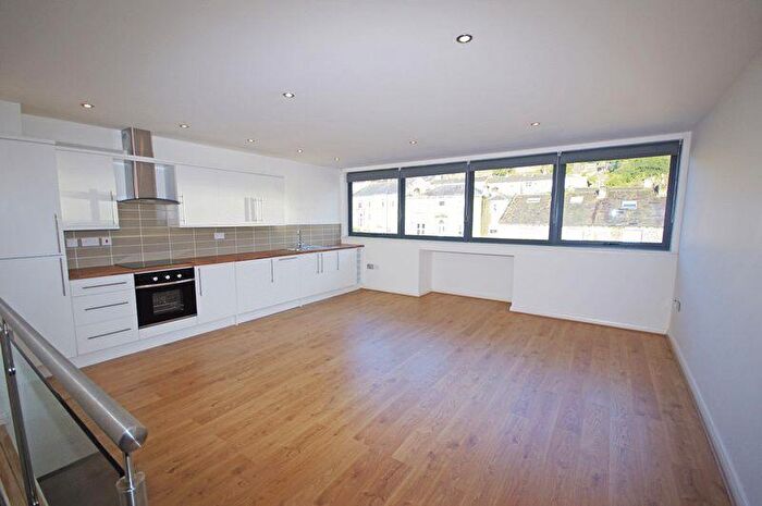 2 Bedroom Apartment To Rent In Riverview, Ripponden, HX6