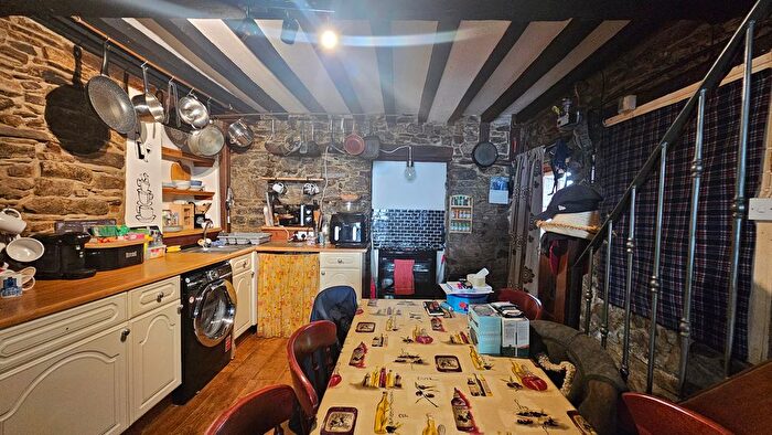 3 Bedroom Cottage To Rent In Fore Street, Buckfastleigh, TQ11