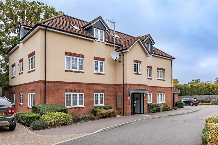 2 Bedroom Flat For Sale In Archer Close, Coopersale, CM16