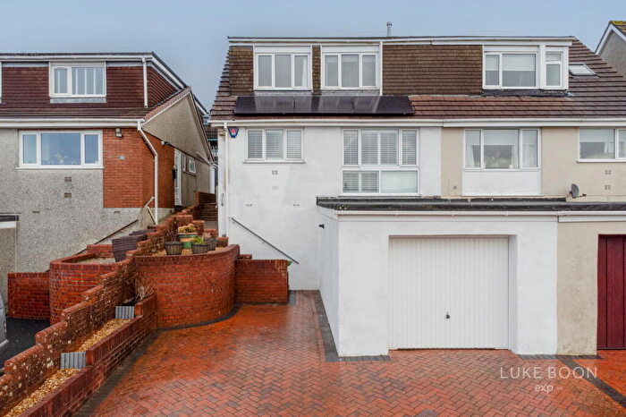 3 Bedroom Semi-Detached House For Sale In Tithe Road, Plympton, PL7