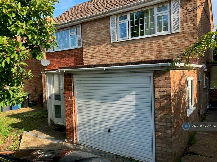 4 Bedroom Detached House To Rent In Kingsley Crescent, High Wycombe, HP11