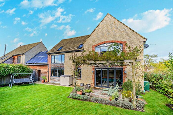 4 Bedroom Barn Conversion For Sale In Queen Street, Halford, CV36