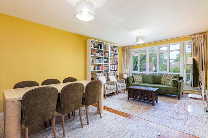 3 Bedroom Flat To Rent In St. John's Avenue, London, SW15