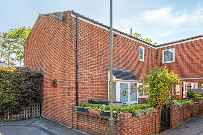 3 Bedroom End Of Terrace House For Sale In Wadhurst Close, Penge, London, SE20