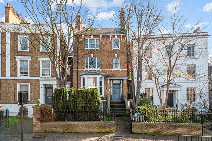 4 Bedroom Apartment For Sale In Albion Road, London, N16