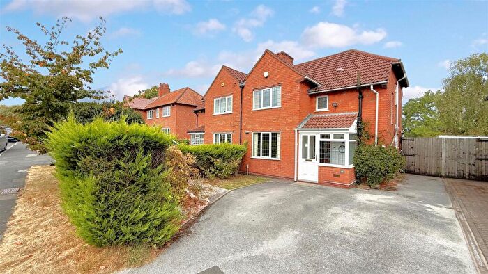 3 Bedroom Semi-Detached House For Sale In Innage Road, Bvt Northfield, Birmingham, B31