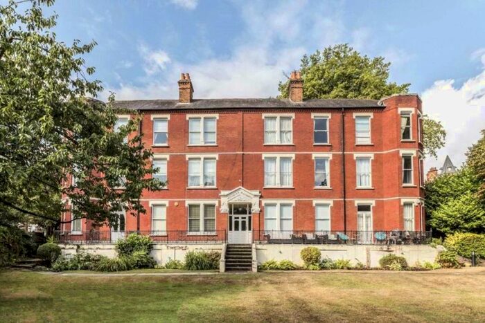 4 Bedroom Flat To Rent In Clevedon Road, Twickenham, TW1