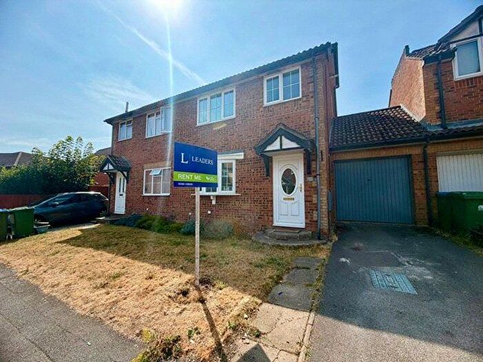 3 Bedroom Semi-Detached House To Rent In Bracklesham Close, Southampton, Hampshire, SO19