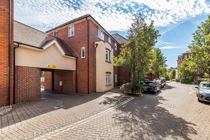 2 Bedroom Flat To Rent In Penlon Place, Abingdon, OX14