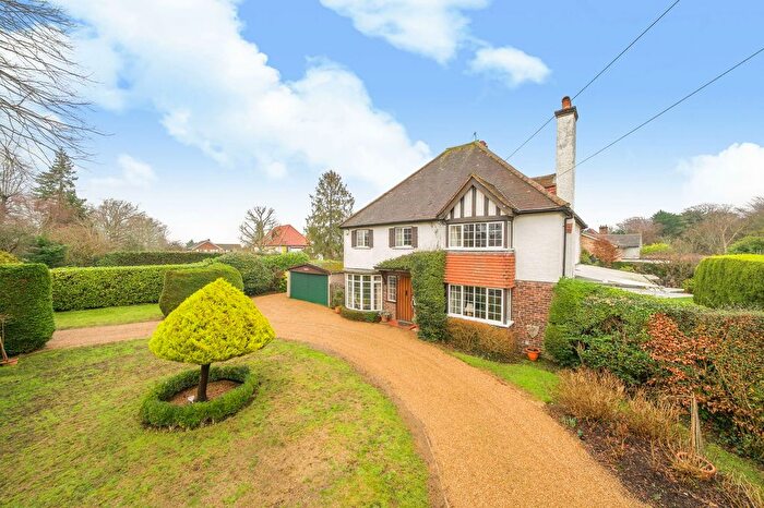 4 Bedroom Detached House For Sale In East Horsley, Leatherhead, KT24