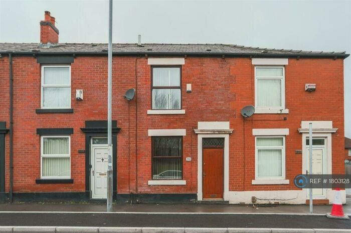 3 Bedroom Terraced House To Rent In Manchester Road, Rochdale, OL11