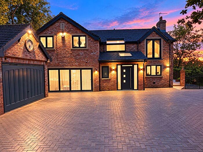 4 Bedroom Detached House For Sale In Quarry Road, Romiley, SK6