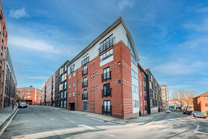 3 Bedroom Apartment For Sale In Lexington Apartments, Scotland Street, Birmingham City Centre, B1