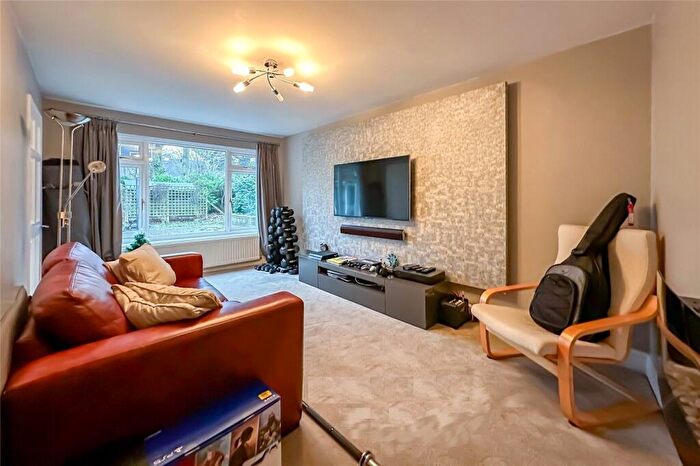 4 Bedroom Detached House For Sale In Oakway, Studham, LU6