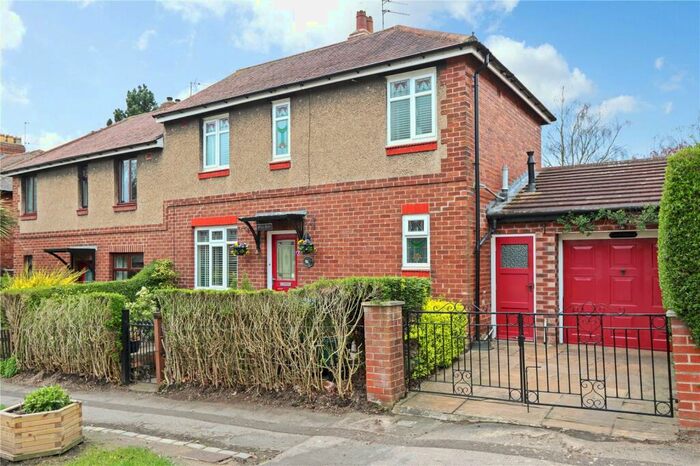 3 Bedroom Semi-Detached House For Sale In Whinney Hill, Durham, DH1