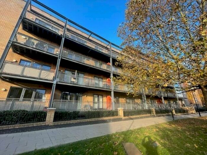 1 Bedroom Apartment To Rent In Aster Court, Upper Clapton, E5