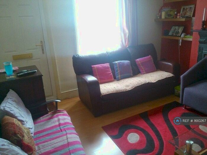 3 Bedroom Terraced House To Rent In East Street, Canterbury, CT1