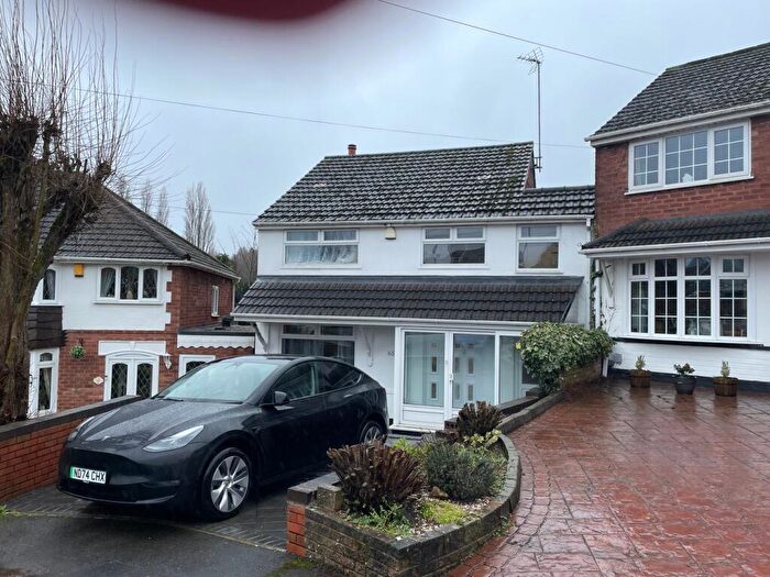 5 Bedroom Detached House To Rent In Moreton Avenue, Great Barr, Birmingham, B43
