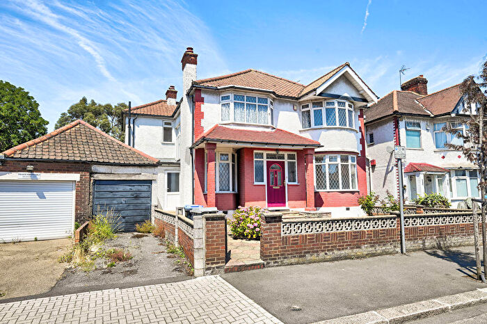 4 Bedroom Property To Rent In Lennox Gardens, London, NW10