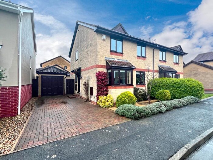 4 Bedroom Semi-Detached House For Sale In Turnbury Avenue, Nailsea, Bristol, Somerset, BS48