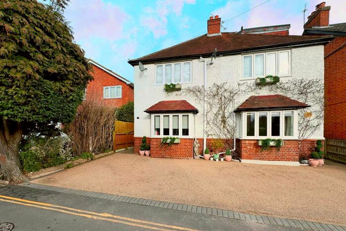 2 Bedroom Semi-Detached House To Rent In Howard Road, Wokingham, RG40