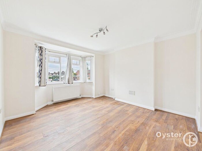 2 Bedroom Flat To Rent In Bishop Ken Road, Harrow, HA3