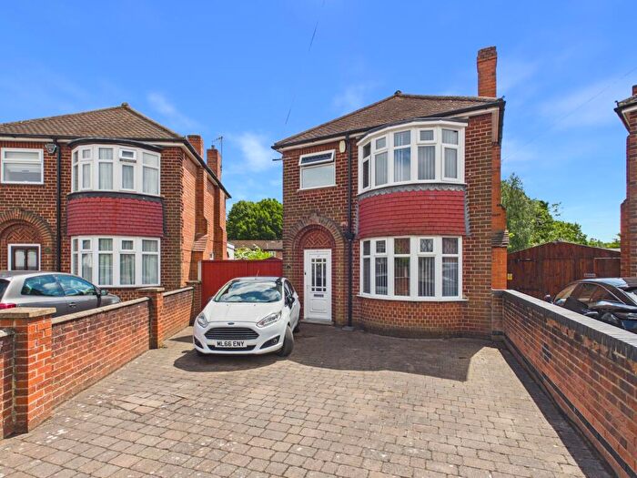 3 Bedroom Detached House For Sale In Woodthorne Avenue, Shelton Lock, DE24