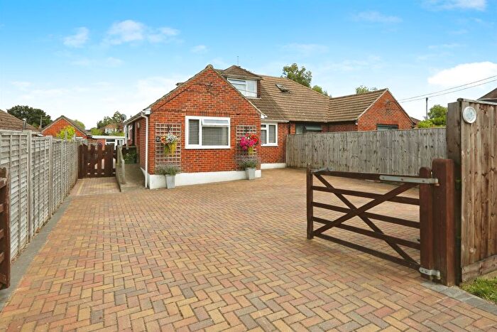 3 Bedroom Bungalow For Sale In Forest Gardens, Waltham Chase, Southampton, SO32