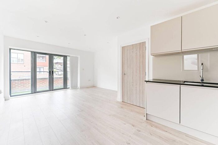 1 Bedroom Flat To Rent In More Close, Croydon, Purley, CR8