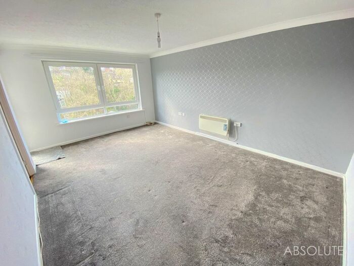 2 Bedroom Flat To Rent In Windmill Hill, Brixham, TQ5