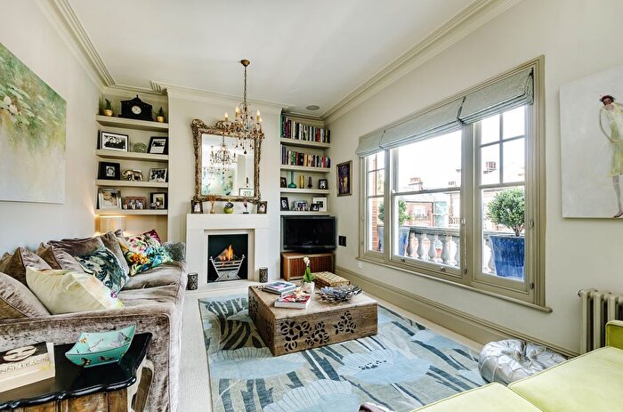 3 Bedroom Maisonette To Rent In Fulham Park Gardens, London, SW6