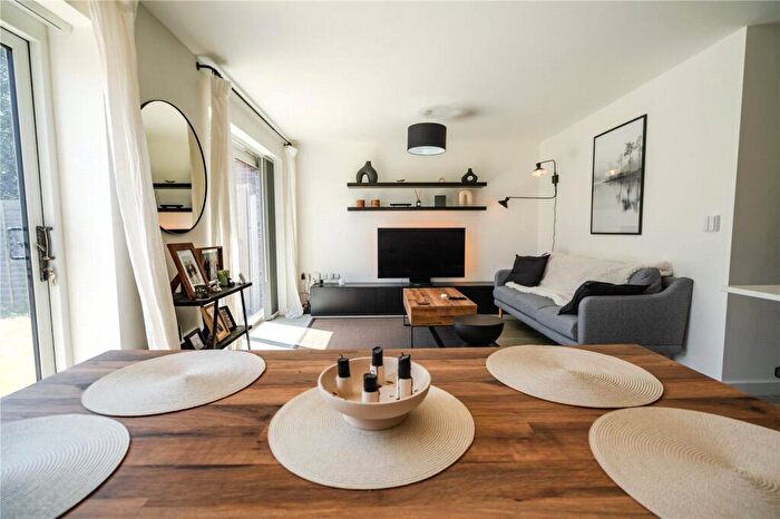 2 Bedroom Bungalow To Rent In Kings Park Road, Grimsby, Lincolnshire, DN33